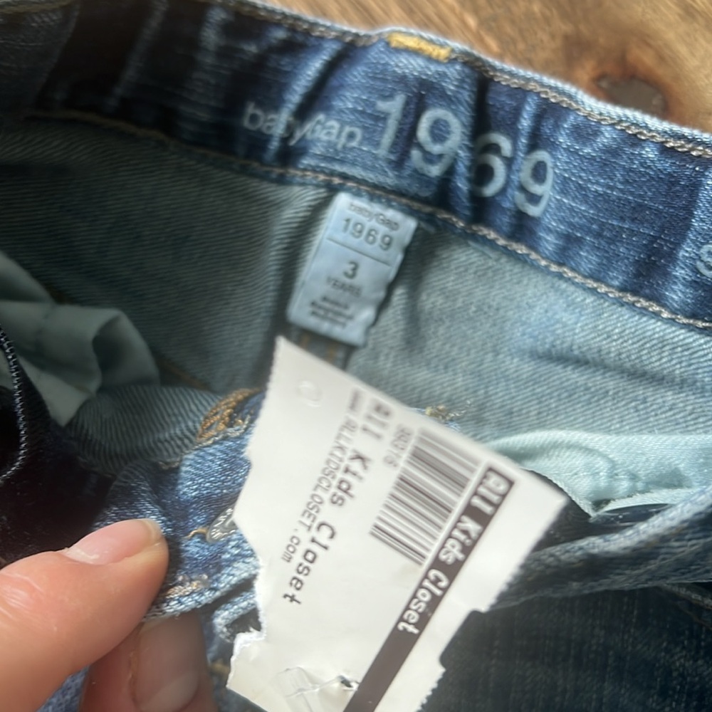 Stylish Blue Denim Jeans - Picture 2 of 3